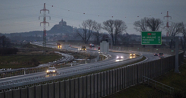 Řidičům se otevřel patnáctikilometrový úsek dálnice D35 z Časů do Ostrova