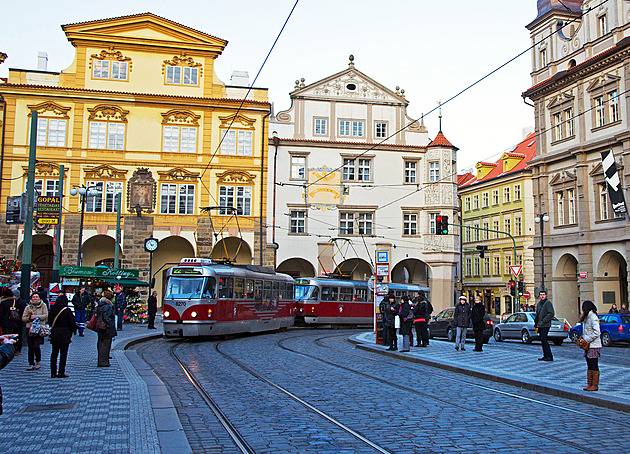 Praha by chtěla omezit průjezd Malou Stranou. Data poskytla tramvajová výluka