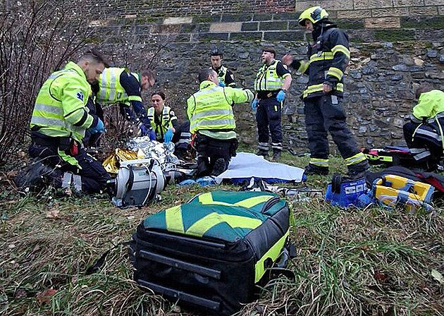 Na Vyehrad dolo k pádu 16leté dívky z hradeb. (23. prosince 2022)