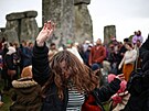 Zimní slunovrat u Stonehenge v jiní Anglii pitáhl rekordní davy. (22....