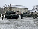 Vojáci v Páslavicích pevzali první tank Leopard 2A4, které esko získalo...