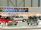 Trojice sedan Mercedesu na enevském autosalonu 1993.