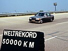 V srpnu 1983 dosáhl model 190 E 2.3-16 tí svtových rekord na dlouhé...