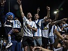 Argentintí fotbalisté si pivítání po píletu z djit MS uívali.