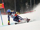 Mikaela Shiffrinová bhem obího slalomu v  Semmeringu