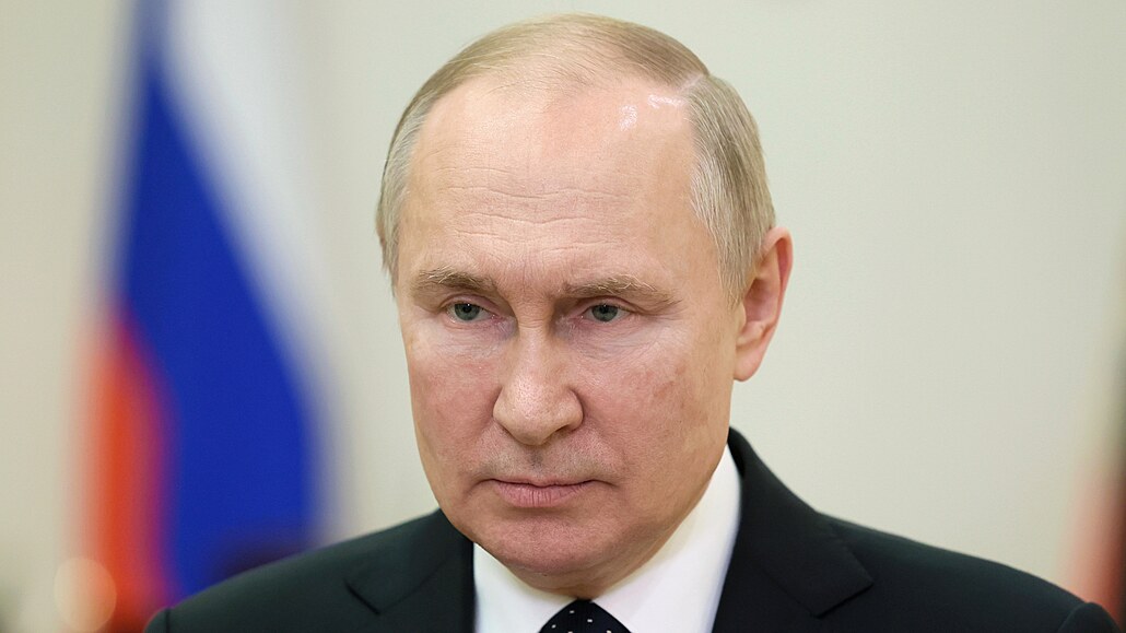 Ruský prezident Vladimir Putin pi projevu bezpenostním slokám státu (20....