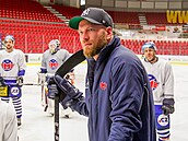 Ji�í Novotný jako jeden z �eskobud�jovických trenér� na tréninku.