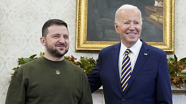 Americk prezident Joe Biden s ukrajinskm prezidentem Volodymyrem Zelenskm v Ovln pracovn v Blm dom. (21. prosince 2022)