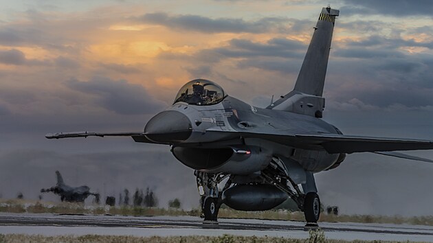 F-16 Fighting Falcon