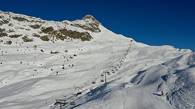 Sjezdovky v Aletsch Aren jsou pomrn pestr a a na pr vjimek se na nich neustle nco dje.