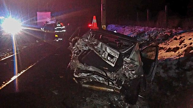 V obci Skly dolo k nehod osobnho vozu a vlaku. (22. prosince 2022)