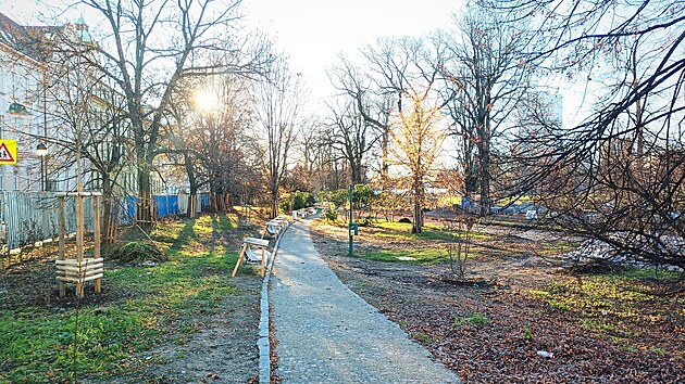 Prom�na parku v Dukelsk� ulici bude st�t zhruba 30 milion� korun.