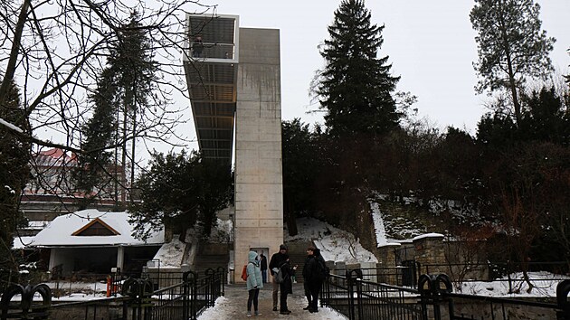 V Litomyli se tsn ped Vnoci otevel nov nadchod nad silnic I/35. (prosinec 2022)