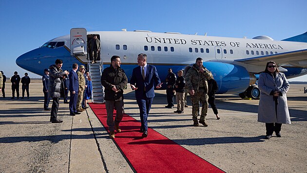 Ukrajinský prezident Volodymyr Zelenskyj přiletěl do Washingtonu. (21. prosince 2022)