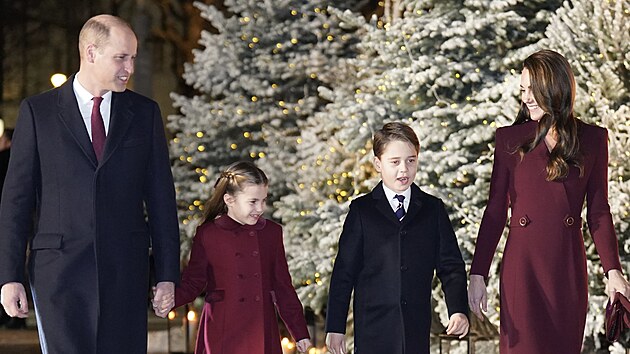 Britský korunní princ William se svou enou princeznou z Walesu Kate a jejich...