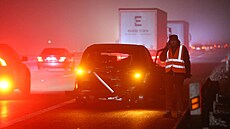Hromadná nehoda zablokovala dálnici D1 u Velké Bítee. (22. prosince 2022)