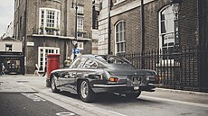 Lamborghini 400 GT 2+2 v ulicích Londýna