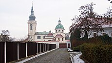 Klá�ter s kostelem v Doksanech