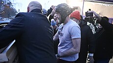 Lobbista Roman Janou�ek opou�tí ruzy�skou v�znici. (20. prosince 2022)