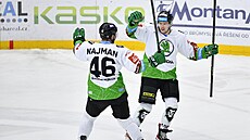 Pavel Kousal (vpravo) a Ondej Najman z Mladé Boleslavi se radují z gólu.