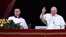 Pape Frantiek pednáí tradiní poselství Mstu a svtu. (25. prosince 2022)