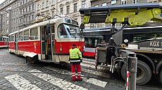 V centru Prahy vykolejila tramvaj. Prorazila zábradlí a vjela na chodník. (20.... | na serveru Lidovky.cz | aktuální zprávy