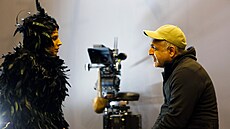 Íránský reisér Mani Haghíghí pi práci na svém filmu Prase. (4. února 2019)