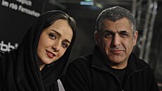 Íránský režisér Mani Haghíghí s herečkou Taraneh Alidoosti, kterou kvůli...