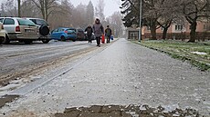 Ledovka potrápila obyvatele Litvínova. (20. prosince 2022)