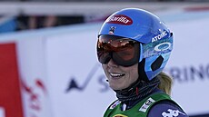 Americká lyaka Mikaela Shiffrinová se usmívá po vítzství v obím slalomu v...