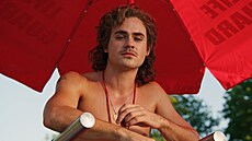 Dacre Montgomery jako Billy Hargrove v tetí ad seriálu Stranger Things (2019)