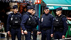 Policisté po st�elb� v 10. pa�í�ském obvodu zadr�eli úto�níka. Na míst� je...