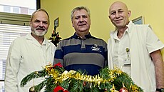 P�ednosta Kardiologické kliniky FN Plze� Richard Rokyta (vlevo) se svým...