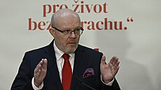 Ministr zdravotnictví Vlastimil Válek vystoupil na tiskové konferenci... | na serveru Lidovky.cz | aktuální zprávy