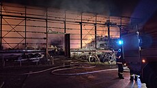Požár zemědělské haly v Klášterci u Vimperku. (24. prosince 2022)