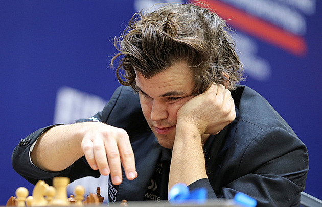 Nedostižný Carlsen. Norský šampion ovládl po rapidu i MS v bleskovém šachu
