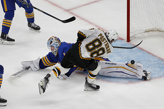 Český útok bodoval za Boston, Columbus přehrál Chicago