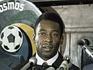Pelé na tiskové konferenci po pestupu do New Yorku Cosmos v ervnu 1975.
