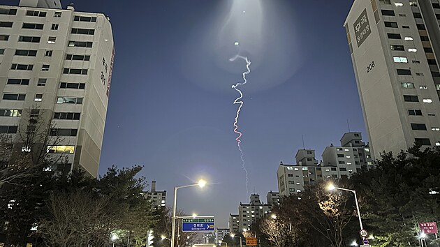 Neohláený zkuební let kosmické rakety v Jiní Koreji (30. prosince 2022)