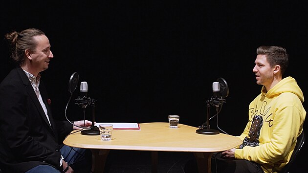 Tom Pikryl (vpravo) pi naten podcastu Z voleje
