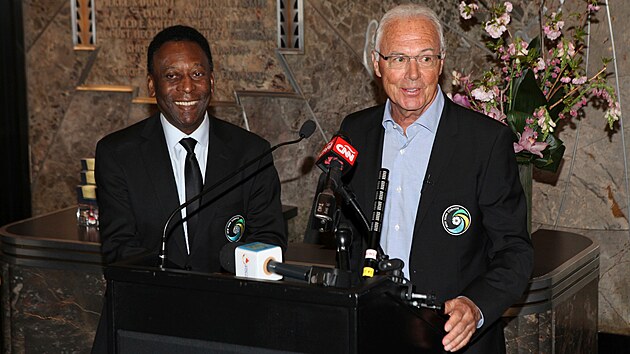 Pel a Franz Beckenbauer pi nvtv New Yorku v roce 2015.