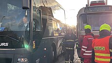 U zastávky Teplárna Michle narazil autobus do tramvaje. (31. prosince 2022)
