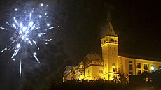 Krajské m�sto po�ádá sv�telnou show na Nový rok v 18 hodin u výletního záme�ku...