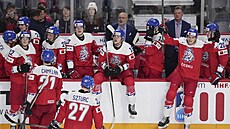 Čeští hokejisté do dvaceti let oslavují vítězství nad Německem
