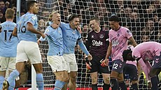 Norský kanonýr Erling Haaland se raduje z gólu proti Evertonu.