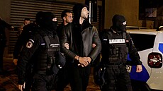 Policie zadržela oba bratry v luxusní vile v Bukurešti. Andrew Tate a jeho...