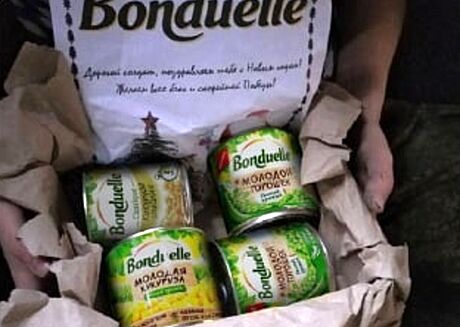 Snímek ze sít VKontakte, který tvrdil, e Bonduelle dodala ruským vojákm jídlo.