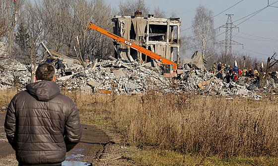 Makijivka. Následky ukrajinského raketového útoku na provizorní ubytovnu...