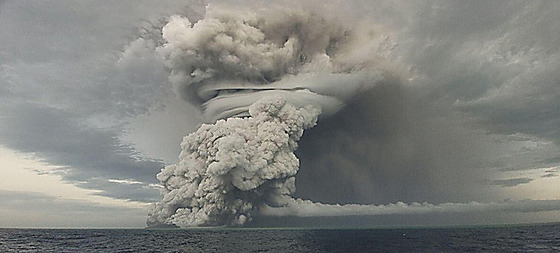 Erupce sopky Hunga Tonga - Hunga Haapai v lednu 2022