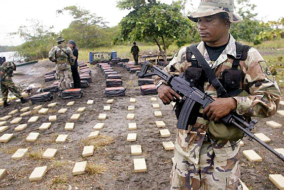 Kolumbijské speciální jednotky zadrely tyi tuny paovaného kokainu na...
